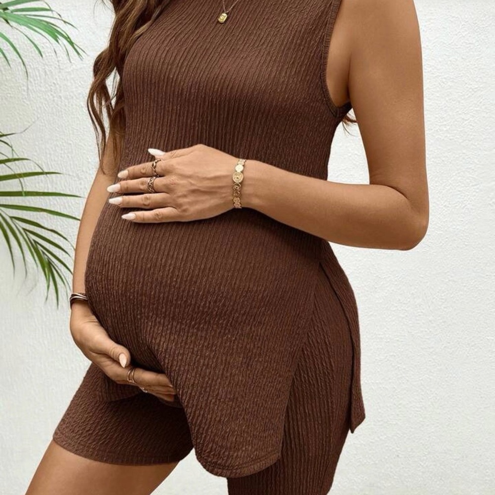 Two-Piece Sleeveless Top and shorts Set pregnancy set of 2 SZ M